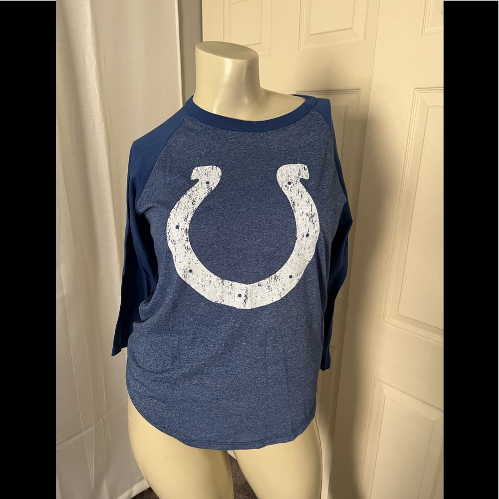 Womans new with tag Colts collegiate tee shirt